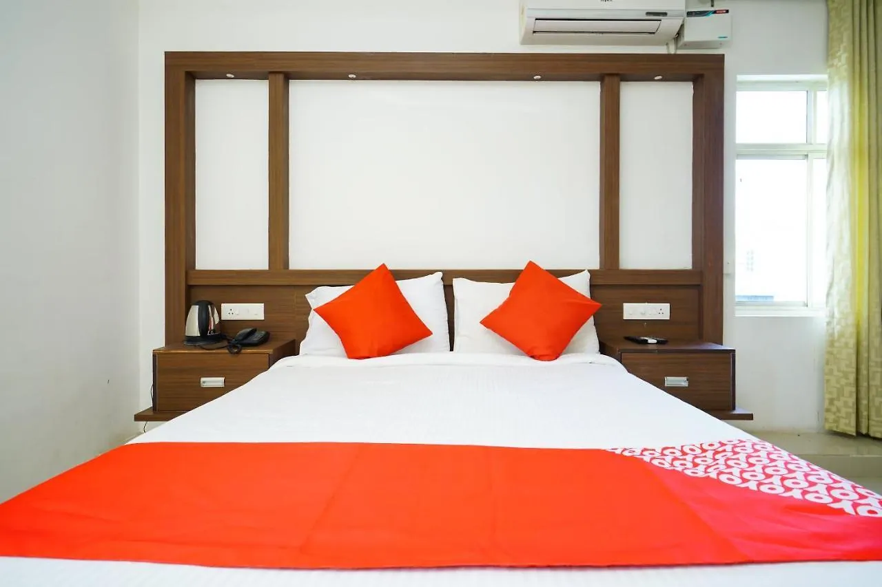 Oyo 43286 Al Saj Tulip Hotel Kazhakuttam