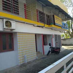 Hotel Anju Tourist House, Kazhakuttam